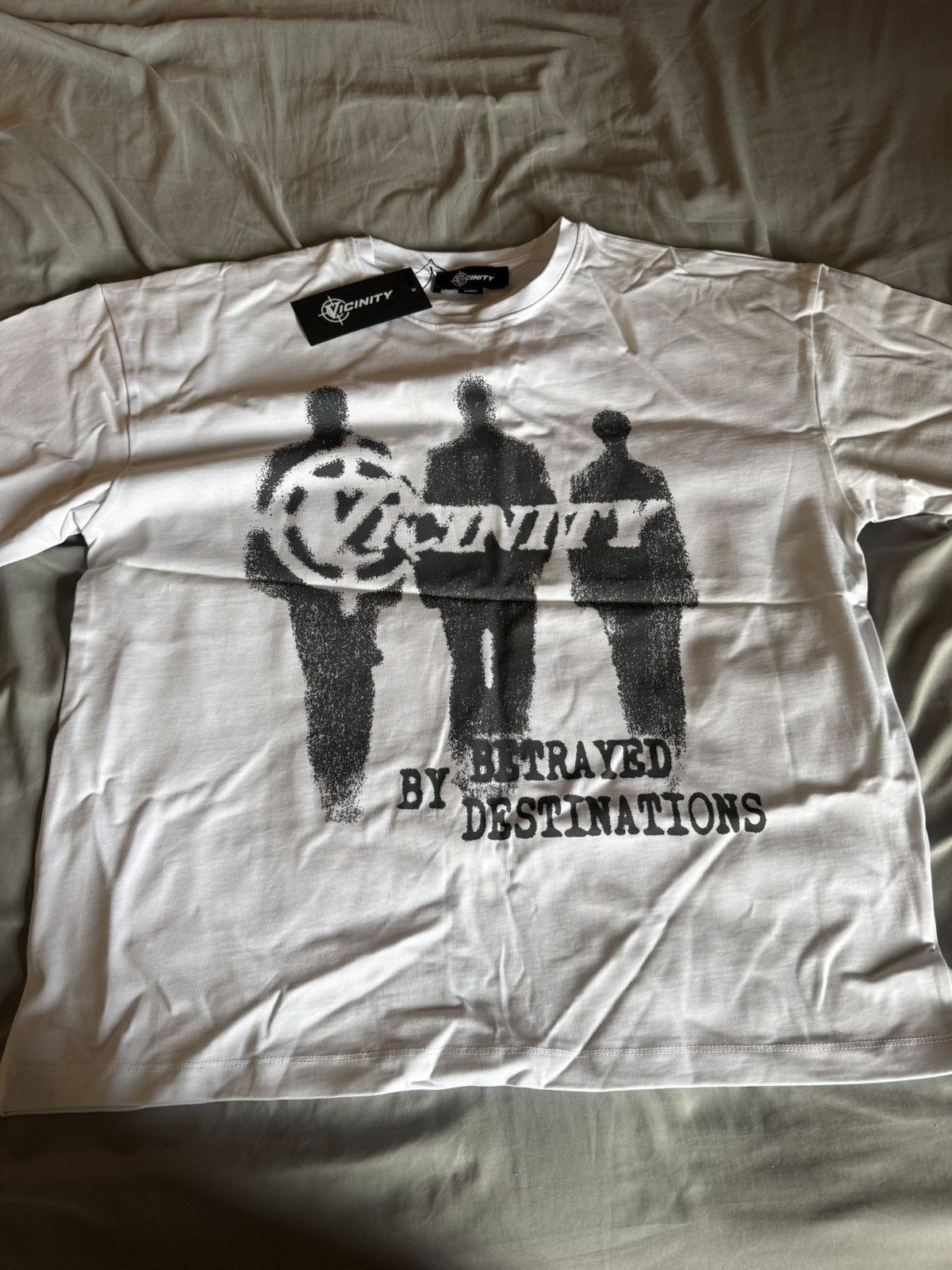 Other Vicinity White T-Shirt Size US XL / EU 56 / 4 - 1 Thumbnail