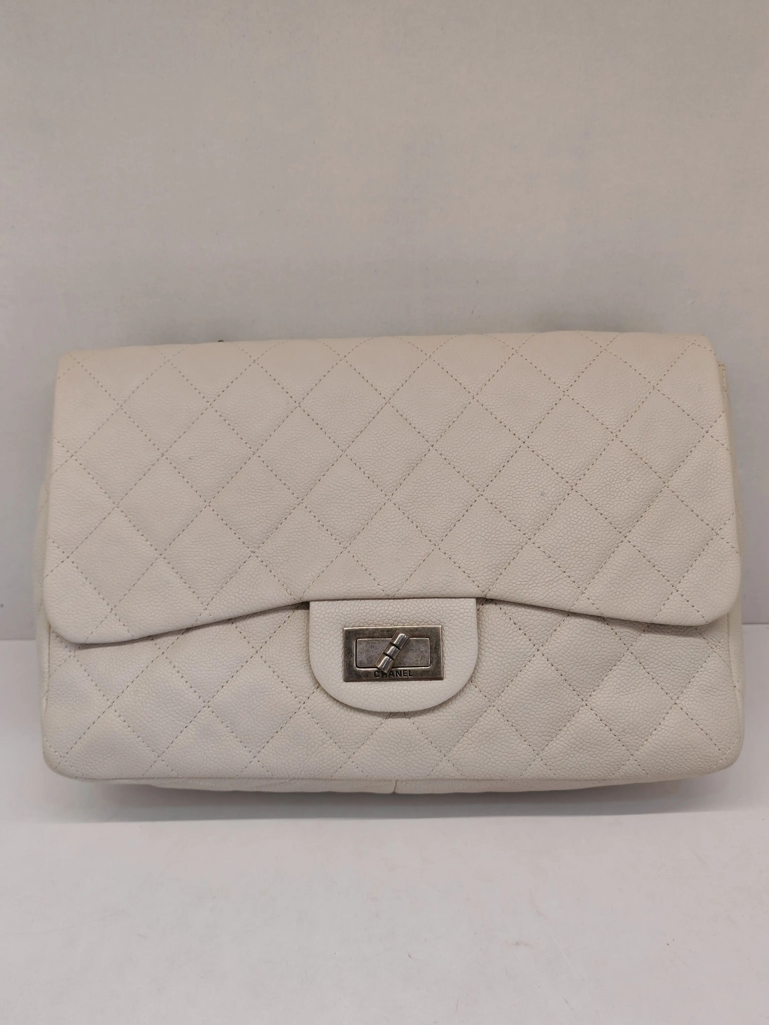 Chanel Pre-loved Bag Very good condition Size ONE SIZE - 1 Thumbnail