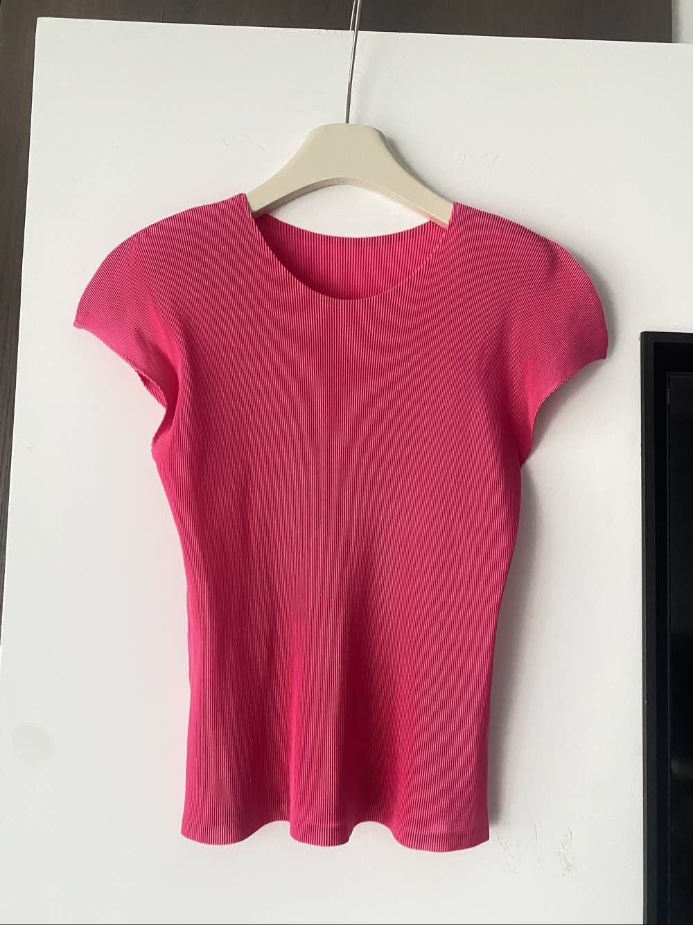 Pleats Please Issey Miyake Pleats Please Issey Miyake Pleated Cap Sleeve Top M Size M / US 6-8 / IT 42-44 - 1 Thumbnail