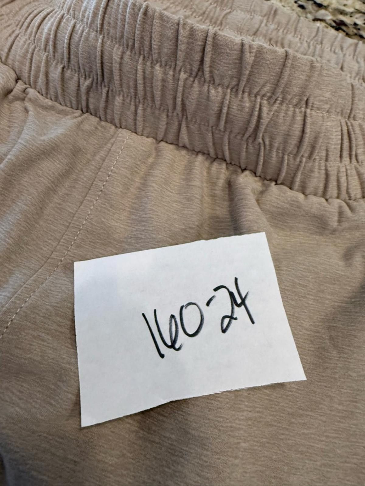 Athletic Works Athletic Works Buttercup Sport Short tan pockets SZ M(8-10) Size 32" / US 10 / IT 46 - 10 Thumbnail