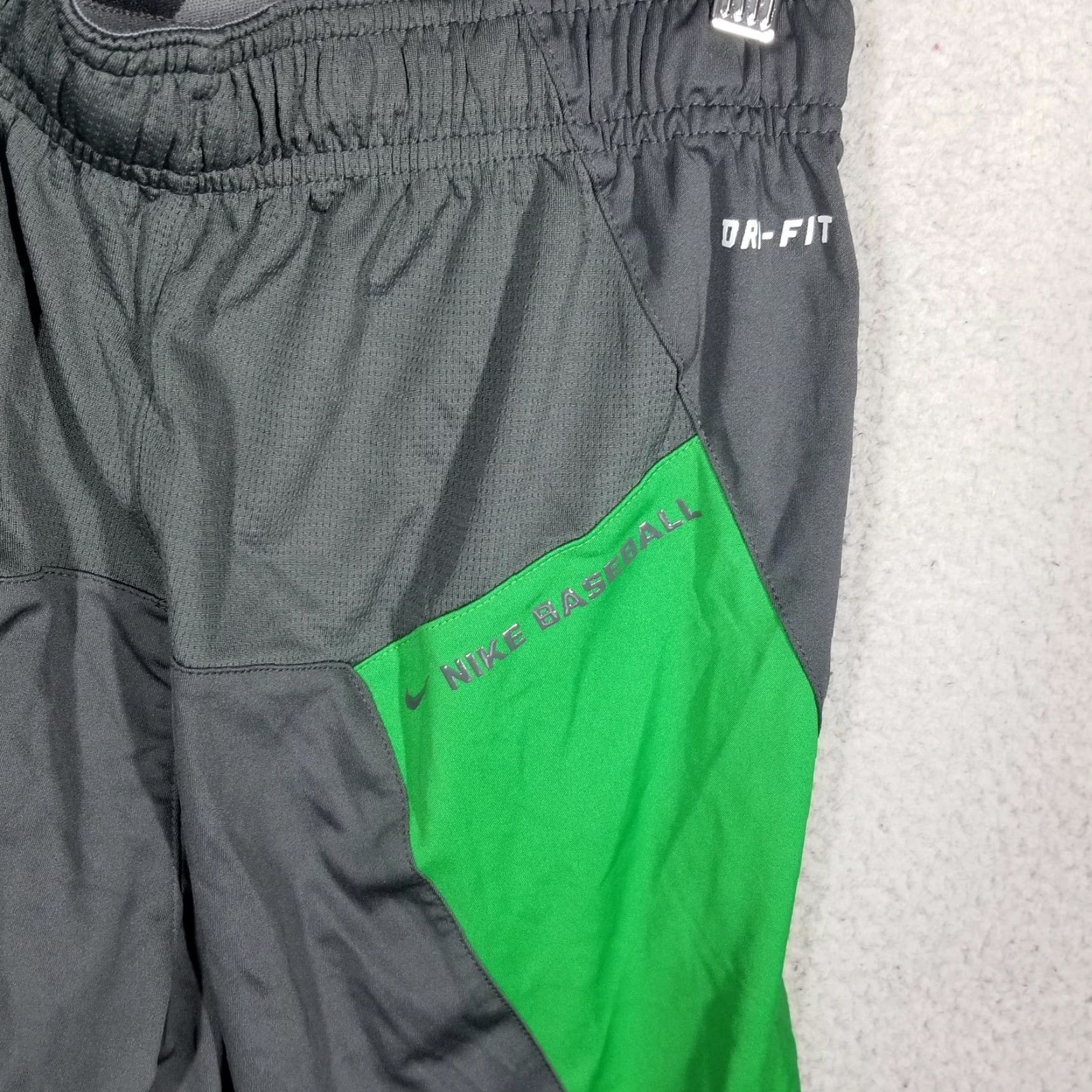 Nike NIKE Dri-Fit Baseball Shorts Gray Green Colorblock 13" Inseam Pockets Adult Large Mens Size US 33 - 3 Thumbnail