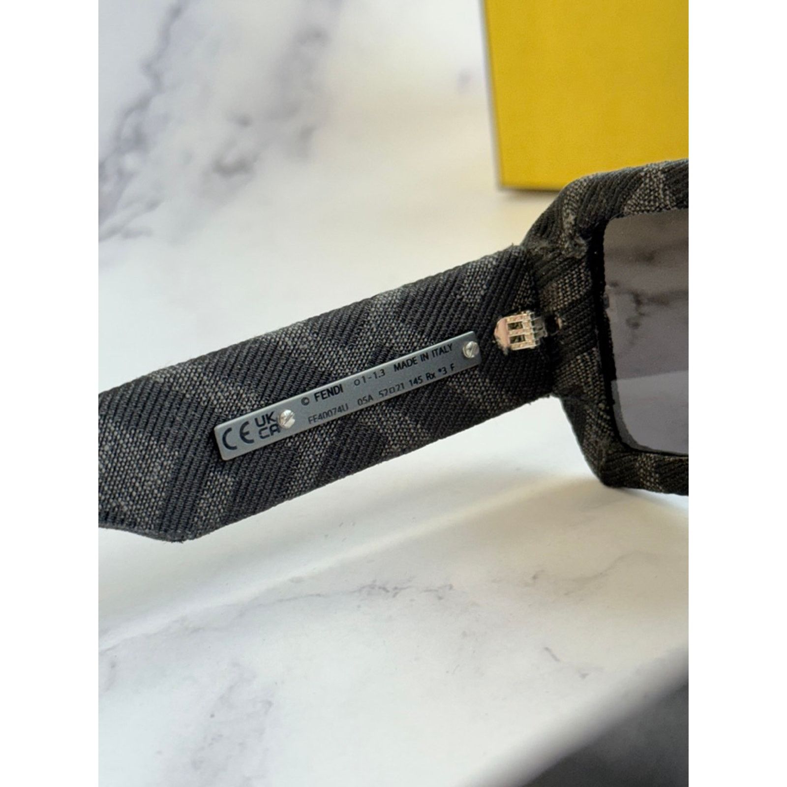 Fendi NEW Fendi FE40074U Limited Edition Sunglasses $1050 Size ONE SIZE - 8 Thumbnail
