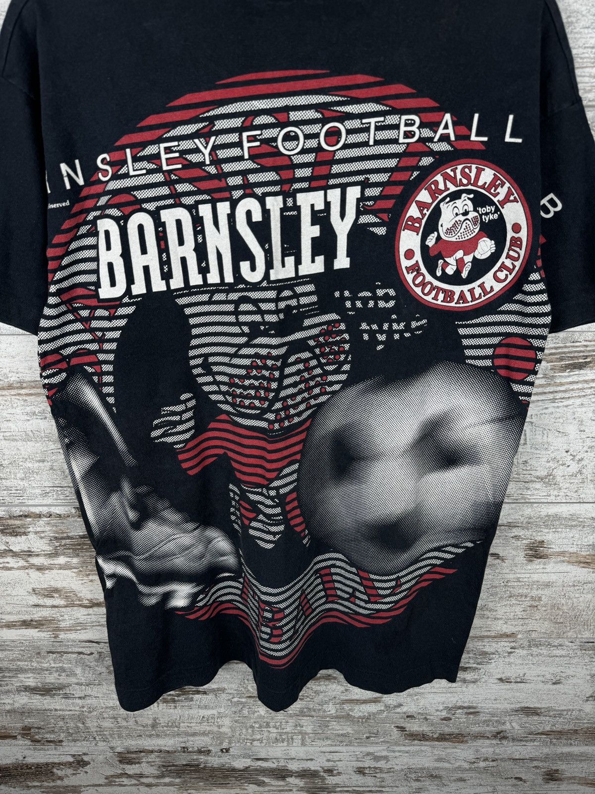 Vintage Mens Vintage Barnsley FC T-shirt overprint England football Size US S / EU 44-46 / 1 - 11 Thumbnail