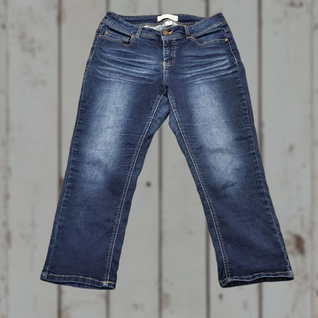 Vintage Cato EST 1946 Capri Womens 8P Jeans Petites Mid Rise Slim Stretch Blue 31x22 Womens Size 30" / US 8 / IT 44 - 1 Thumbnail