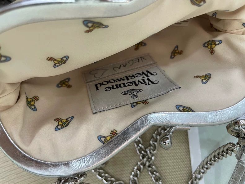 Vivienne Westwood Vivienne Westwood size os Earth logo lock buckle heart fram Size ONE SIZE - 5 Thumbnail