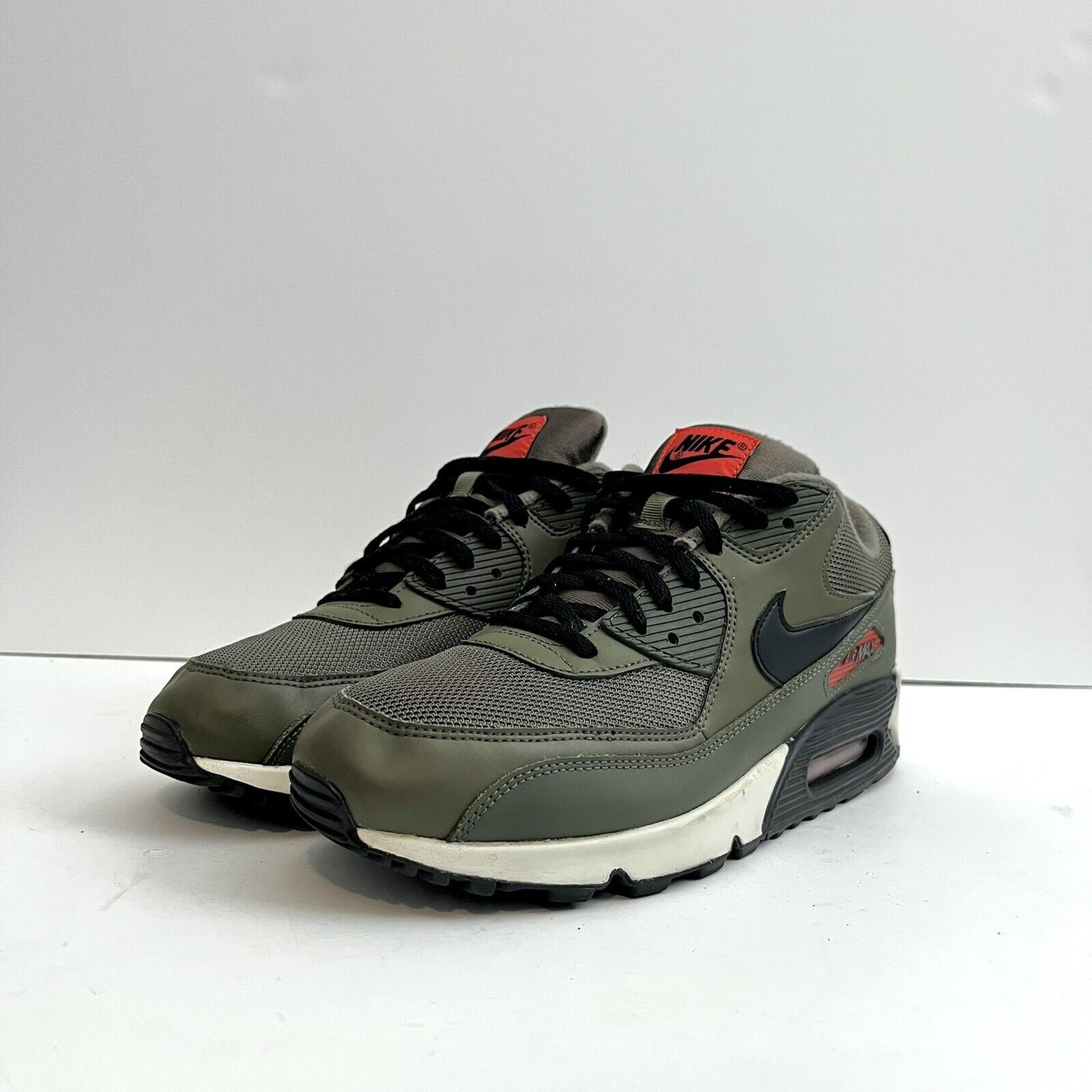Nike 2018 Nike Air Max 90 Essential Olive Green Super Rare Sz 9.5 Size US 9.5 / EU 42-43 - 2 Thumbnail