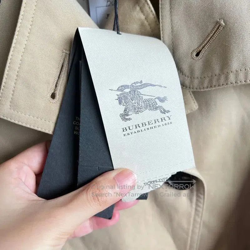 Burberry Burberry Women’s M Size Classic Trench Coat. Size M / US 6-8 / IT 42-44 - 4 Thumbnail