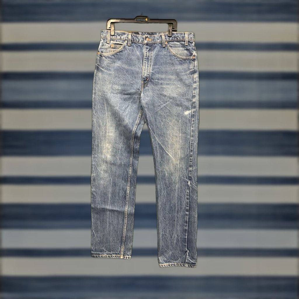 Levi's VINTAGE Levi's 505 Jeans Mens 38x34 Medium Wash Denim Distressed 90s Straight Pockets 5-Pocket Mens blue Levi's 500 Series 90s Size US 38 / EU 54 - 1 Thumbnail