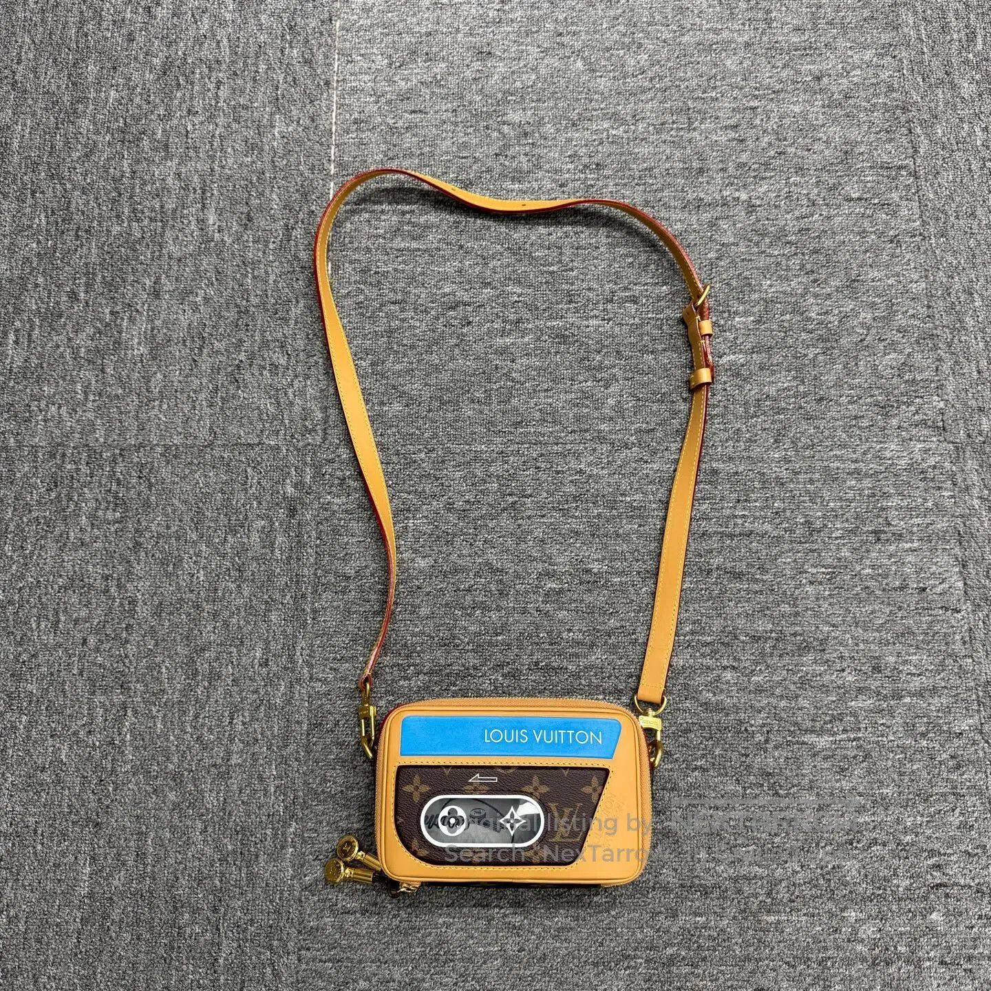 Louis Vuitton Louis Vuitton Radio Pack| Size ONE SIZE - 1 Thumbnail