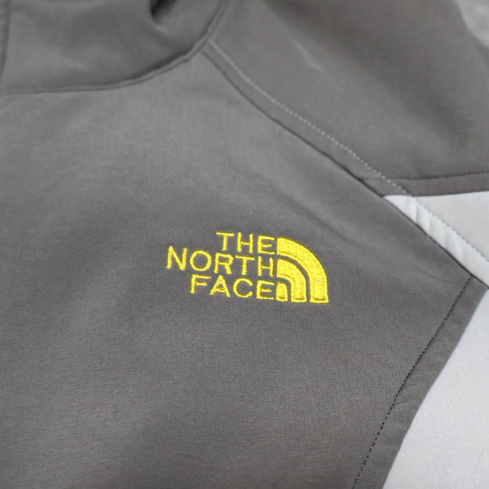 The North Face The North Face Softshell Jacket Womens Medium Grey Full Zip Wind Rain Shellrock Size M / US 6-8 / IT 42-44 - 3 Thumbnail