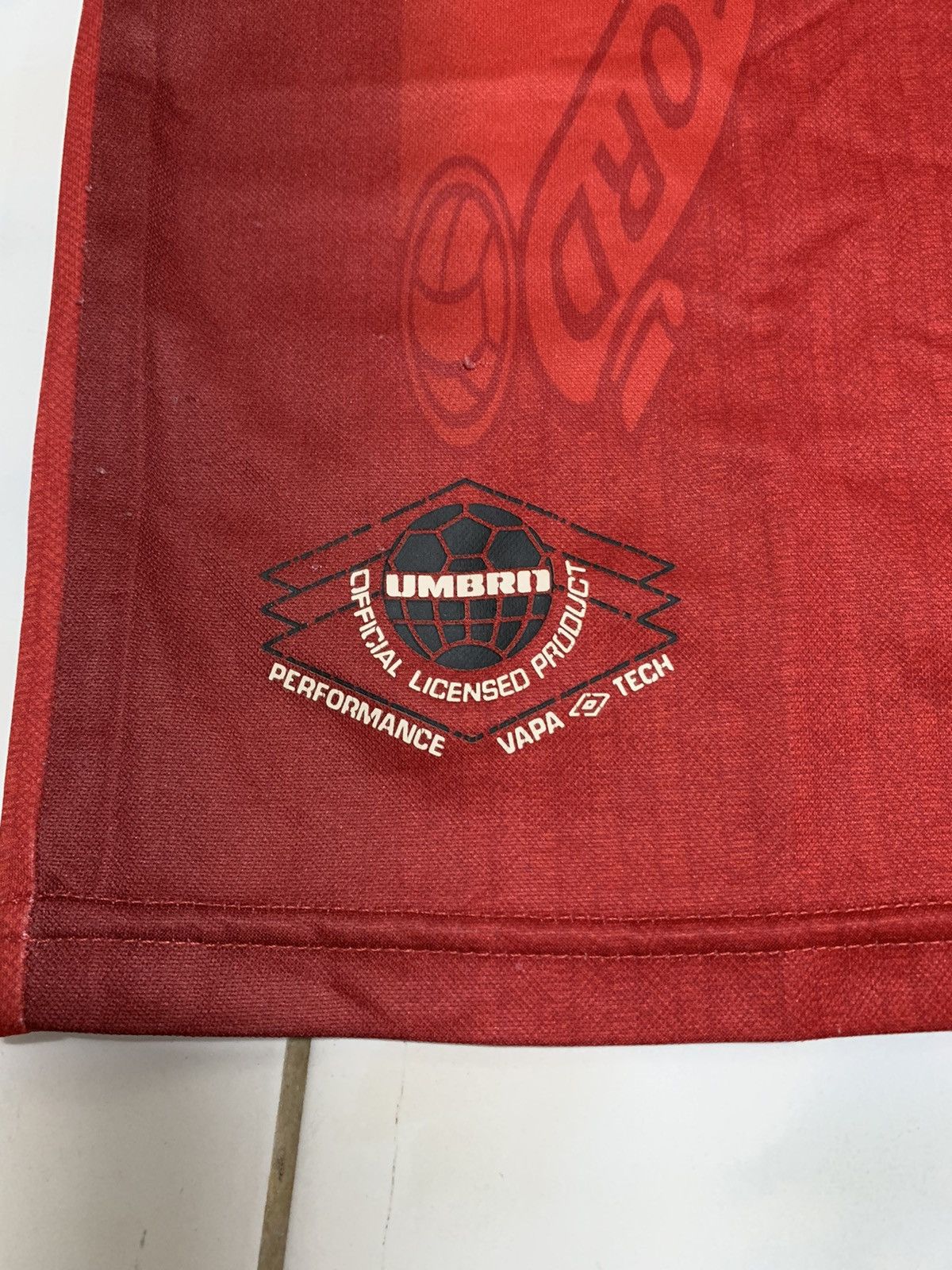 Umbro vintage manchester united 1996/98 david beckham Size US M / EU 48-50 / 2 - 8 Thumbnail