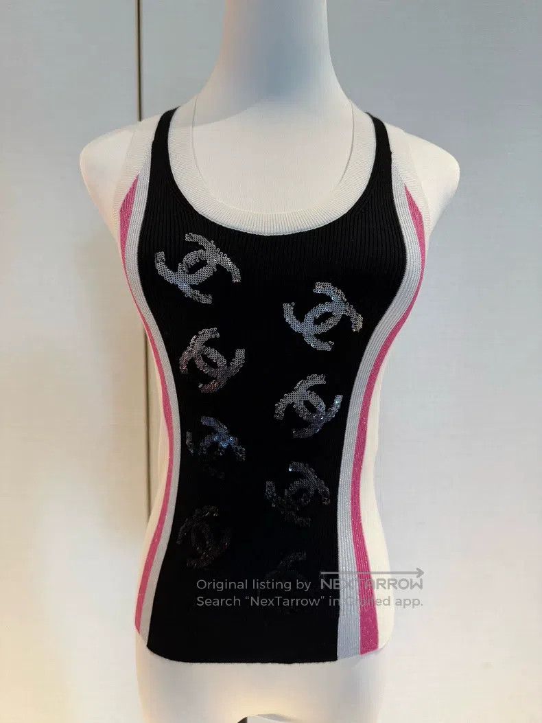 Chanel Chanel 23B Sequin Double Clogo Colour-blocked Knitted Vest Size XXS / US 00 / IT 34 - 1 Thumbnail