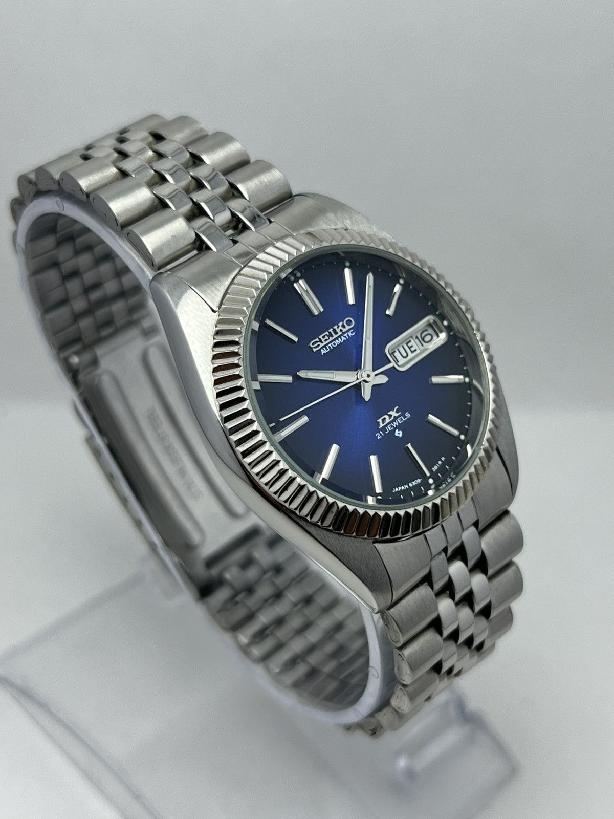 Seiko Seiko DX Automatic Fluted Bazel Day/Date Japan Size 36 - 12 Thumbnail