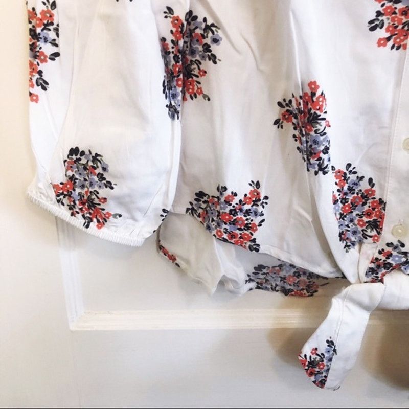 Loft LOFT White Floral Knot Front Shirt Size XS / US 0-2 / IT 36-38 - 3 Thumbnail