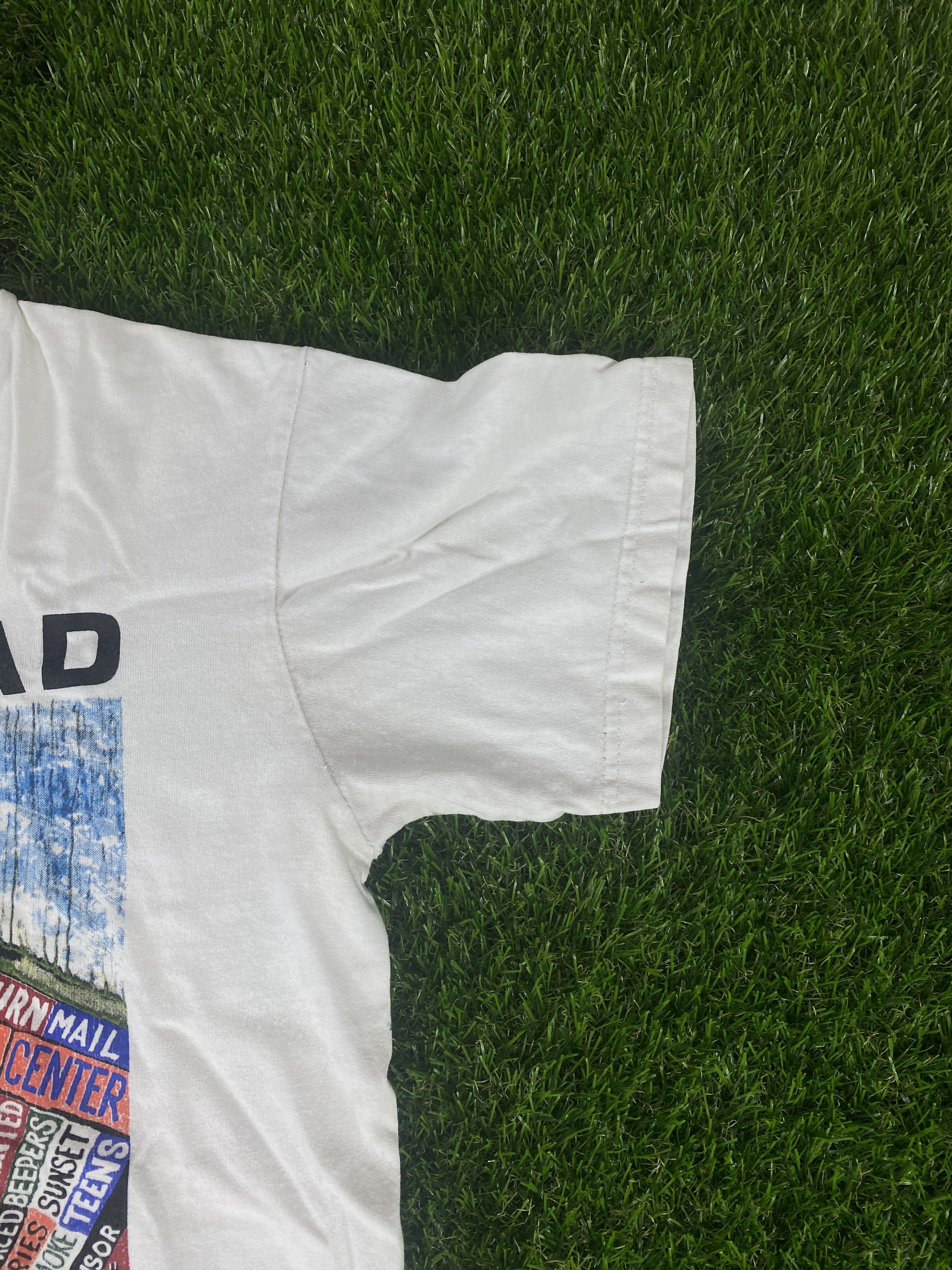 Band Tees Radiohead Hail To The Thief Tshirt (T133) Size US S / EU 44-46 / 1 - 4 Thumbnail
