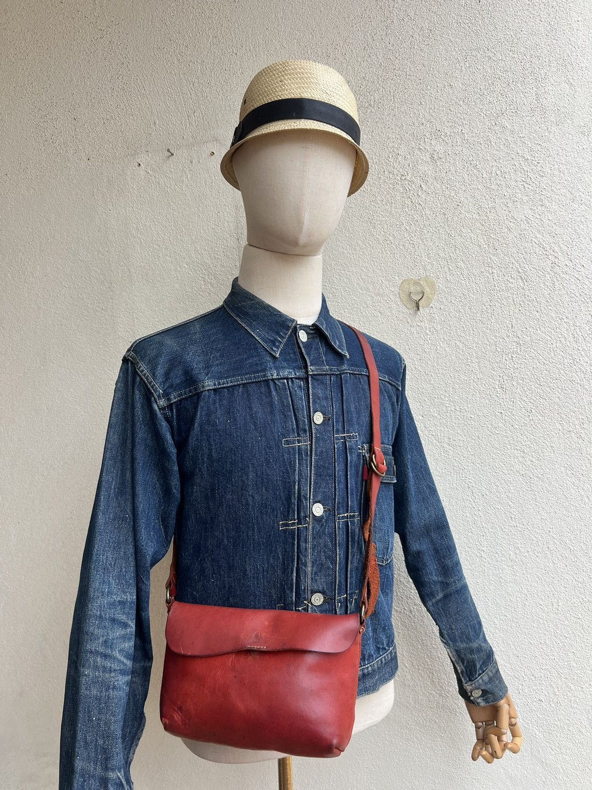 Leather Vintage Kissora Japan Fade Distress Patina Leather Sling Bag Size ONE SIZE - 4 Thumbnail