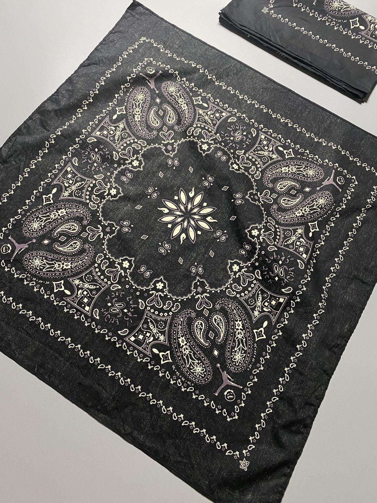Jordan Brand × Travis Scott Travis Scott - Jordan - Phantom Bandana Cactus Jack (2 pcs) Size ONE SIZE - 8 Thumbnail