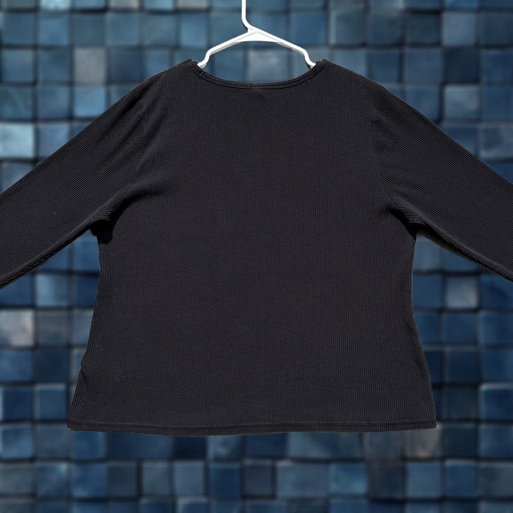 Old Navy Old Navy Shirt Women 2XL Black Plush Long-Sleeve Rib-Knit Slim-Fit T-Shirt Faded Size XXL / US 16-18 / IT 52-54 - 1 Thumbnail