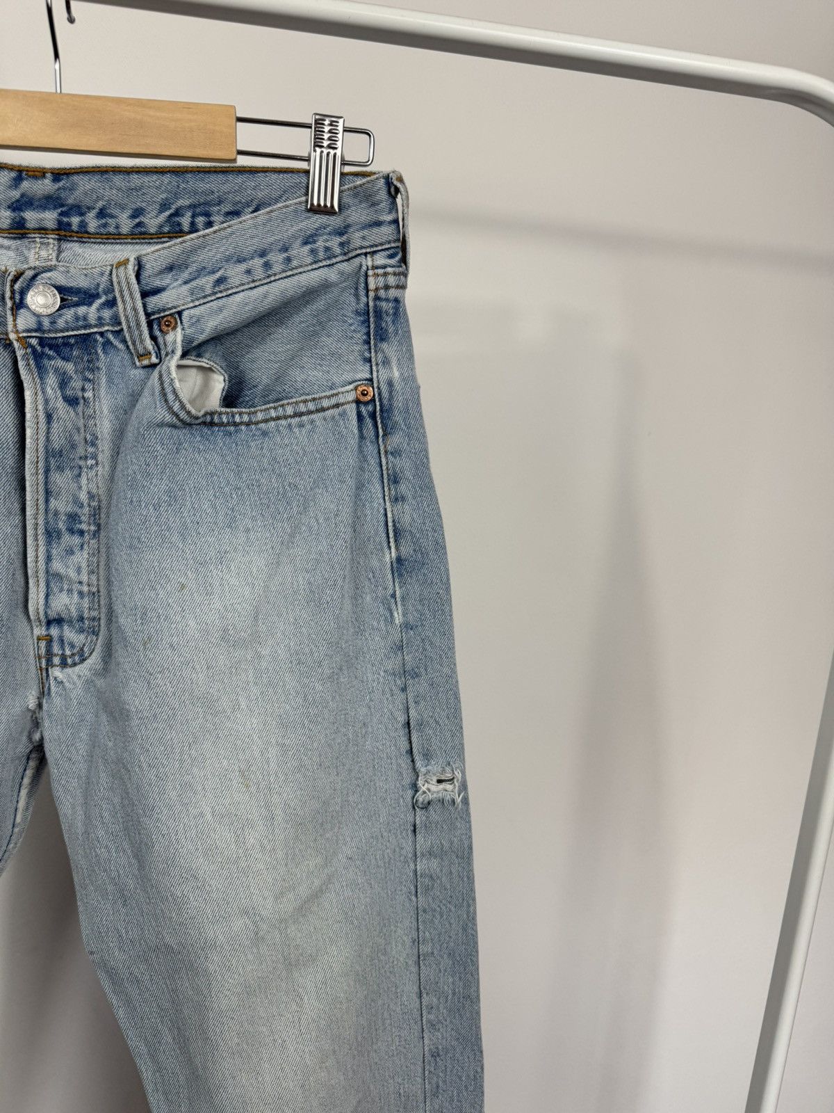 Levi's Levi’s Made in USA Distressed Light Blue Jeans Vintage W31 Size US 31 - 12 Thumbnail