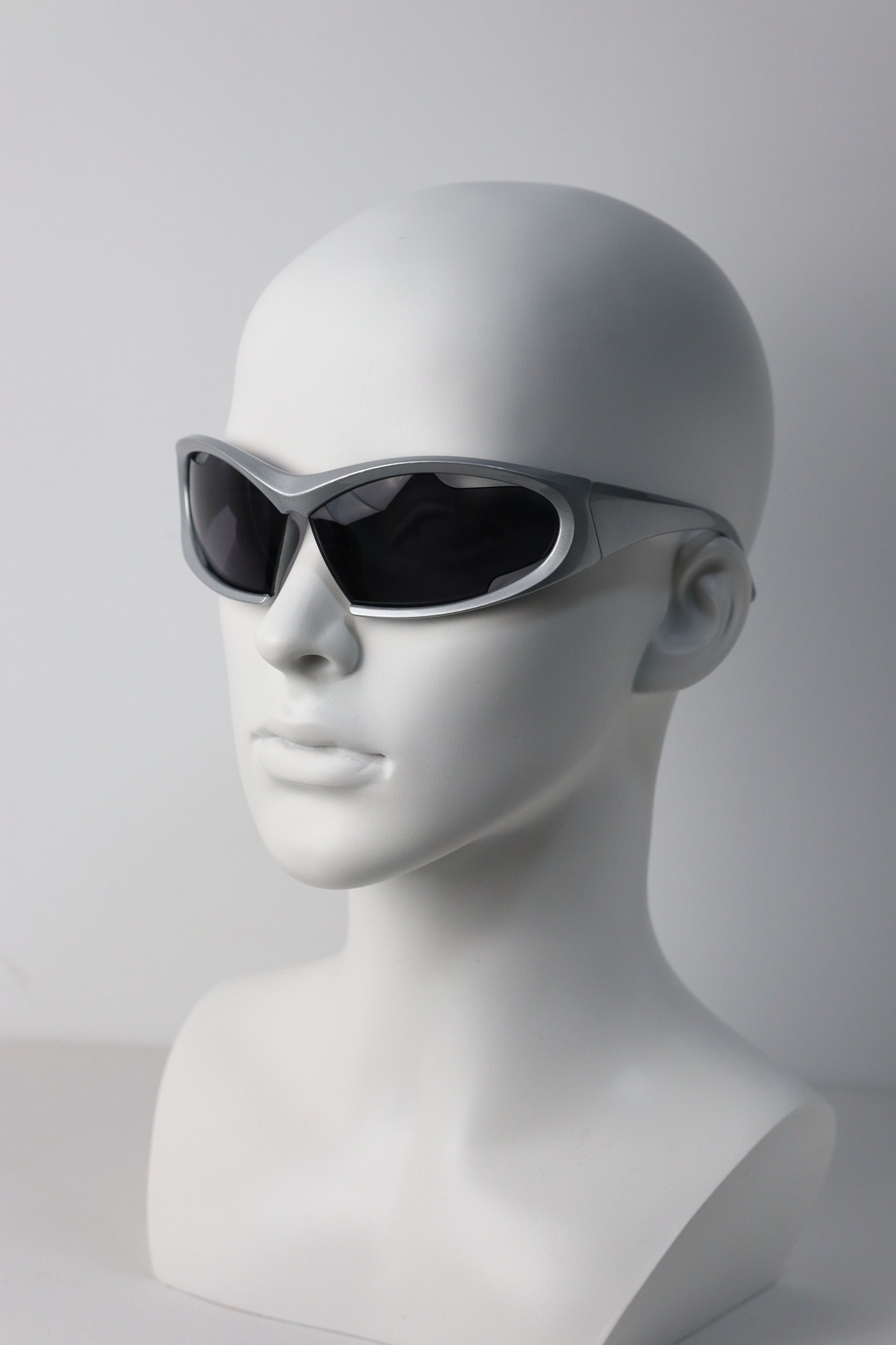 Japanese Brand Y2k Avant Garde Futuristic Silver Sunglasses Unisex OS Size ONE SIZE - 1 Thumbnail