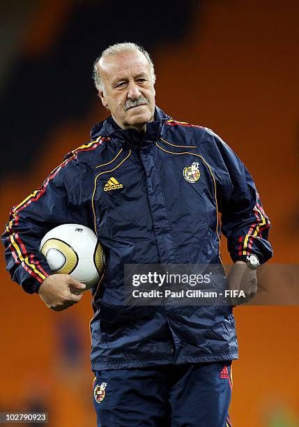 Adidas × Vintage Vintage world cup 2010 spain Adidas soccer football jacket Size US XL / EU 56 / 4 - 3 Thumbnail