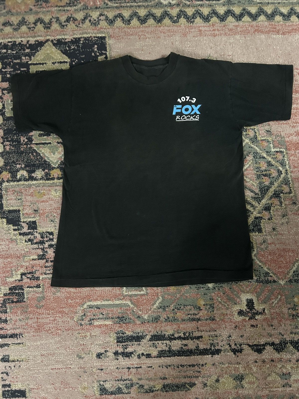 Vintage Vintage 90s 107.3 THE FOX ROCKS Radio Station T-Shirt Size US L / EU 52-54 / 3 - 1 Thumbnail