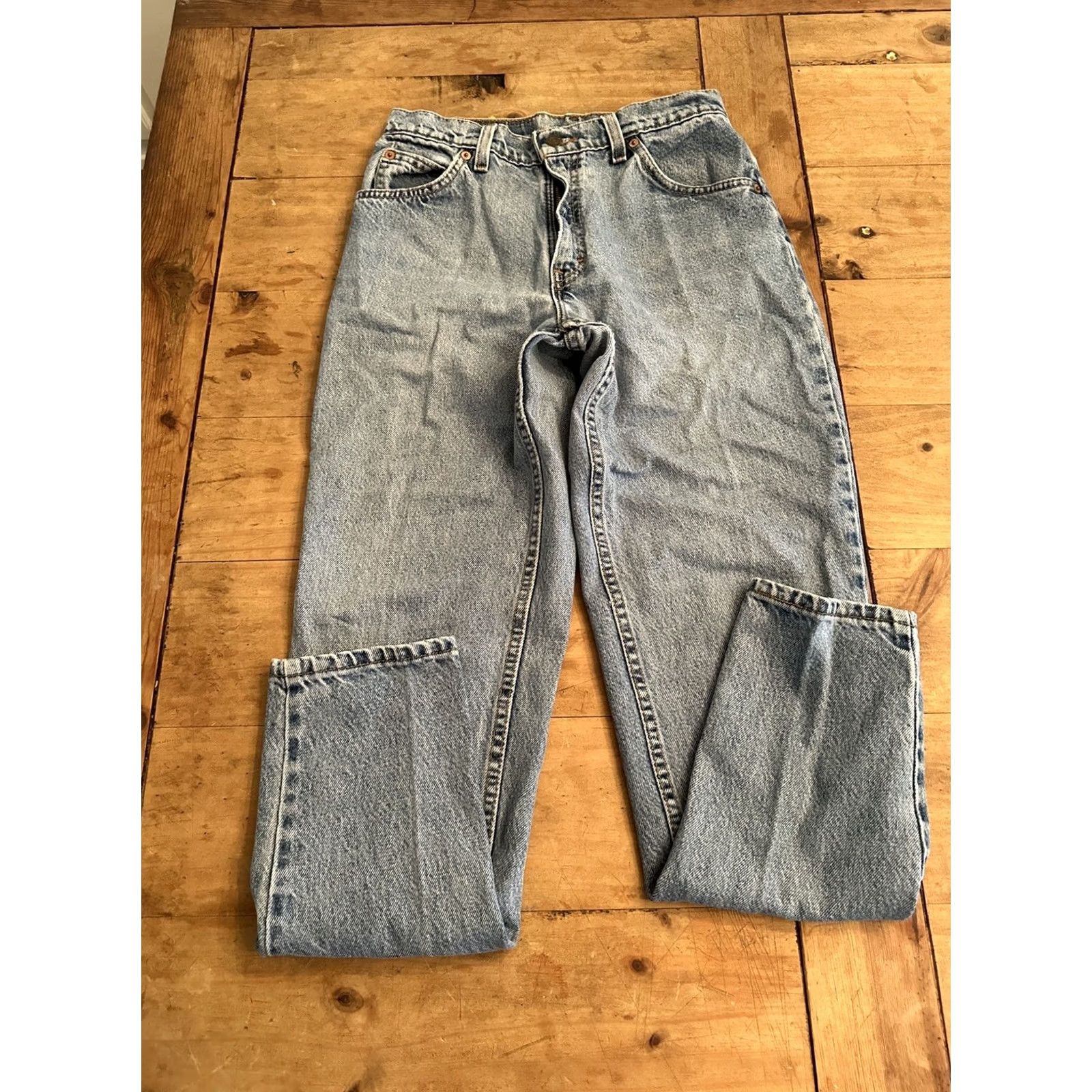Vintage VINTAGE Levi’s Orange Tab Relaxed Fit Tapered 950 Jeans Mens Size 8 Medium Light Wash Blue Denim 1990s USA Size 30" / US 8 / IT 44 - 4 Thumbnail