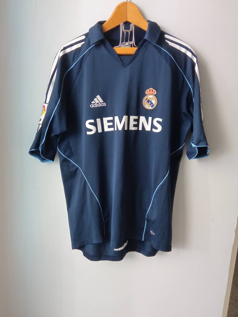 Vintage Vintage Adidas Real Madrid 2004/05 Away kit Jerseys Size US M / EU 48-50 / 2 - 1 Thumbnail