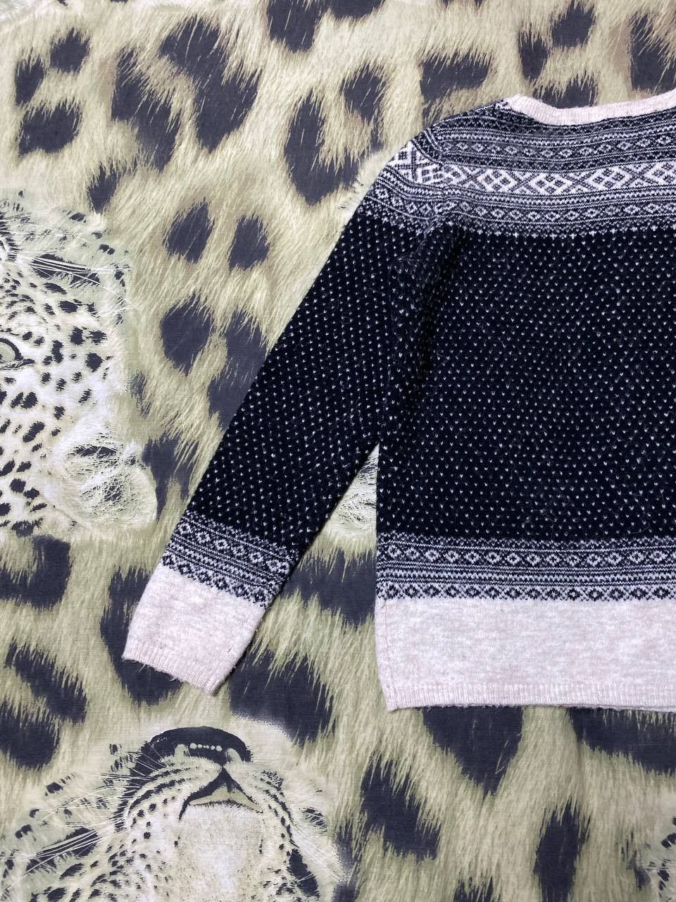 Uniqlo Vintage print Sweaters Uniqlo Y2K size L streetwear Size US L / EU 52-54 / 3 - 16 Thumbnail