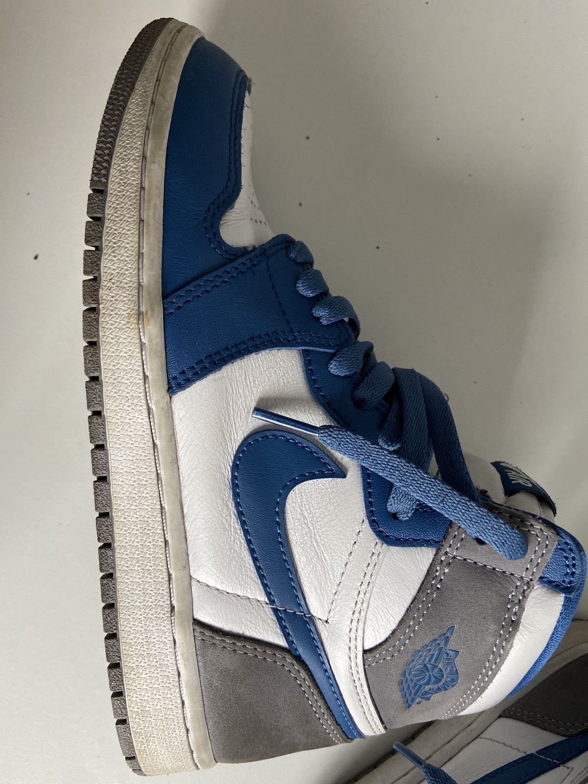 Nike Air Jordan 1 Retro High OG Size US 6.5 / EU 39-40 - 12 Thumbnail