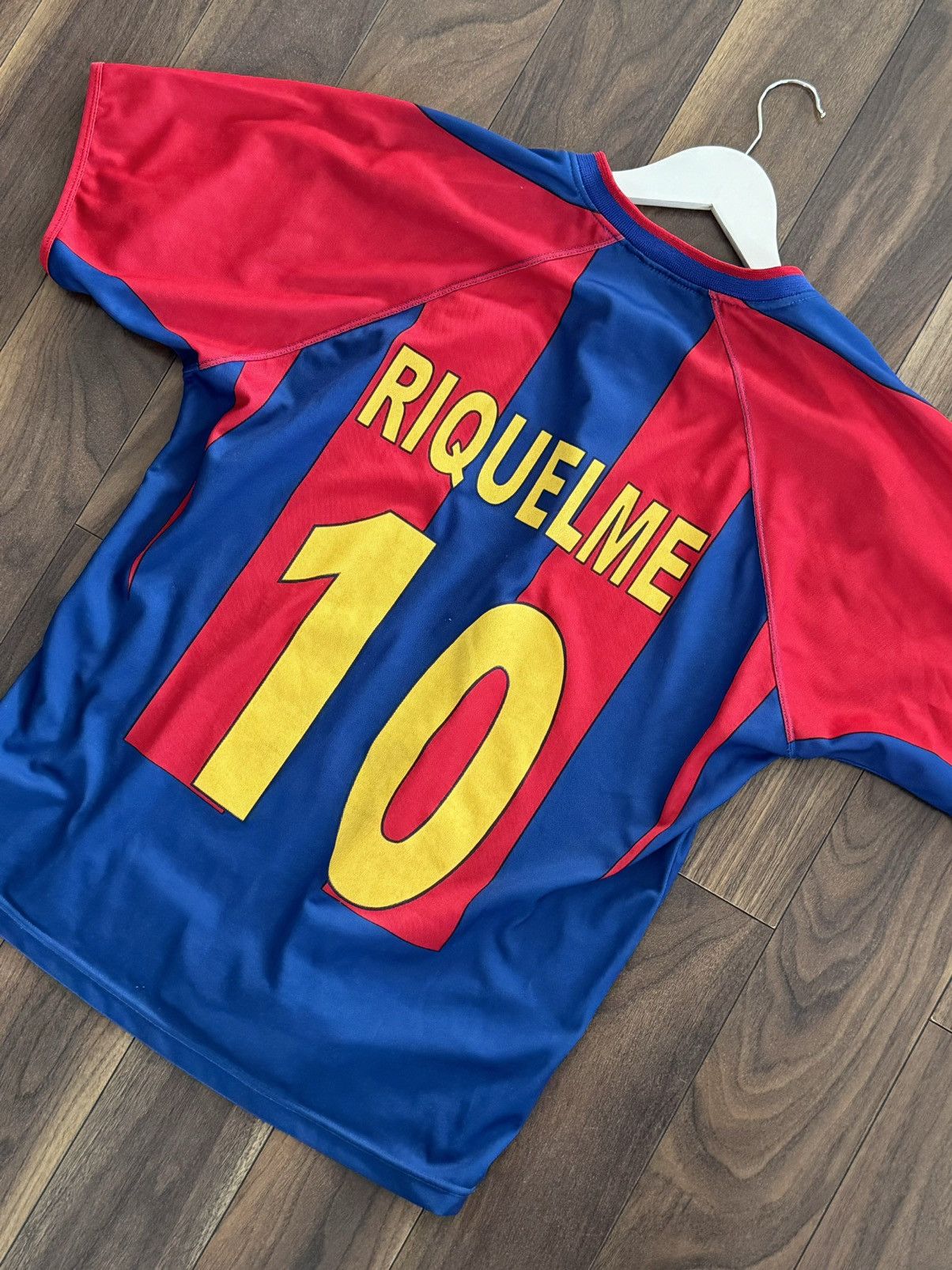 Vintage Vintage FC Barcelona #10 Juan Román Riquelme Football Shirt Size US M / EU 48-50 / 2 - 6 Thumbnail