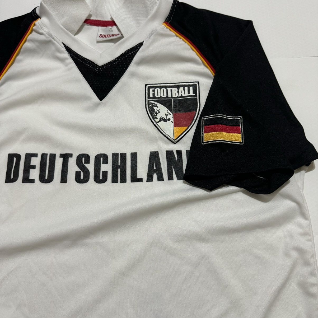 Vintage Deutschland Germany Men Shirt Jersey Football Soccer White L Size US L / EU 52-54 / 3 - 7 Thumbnail