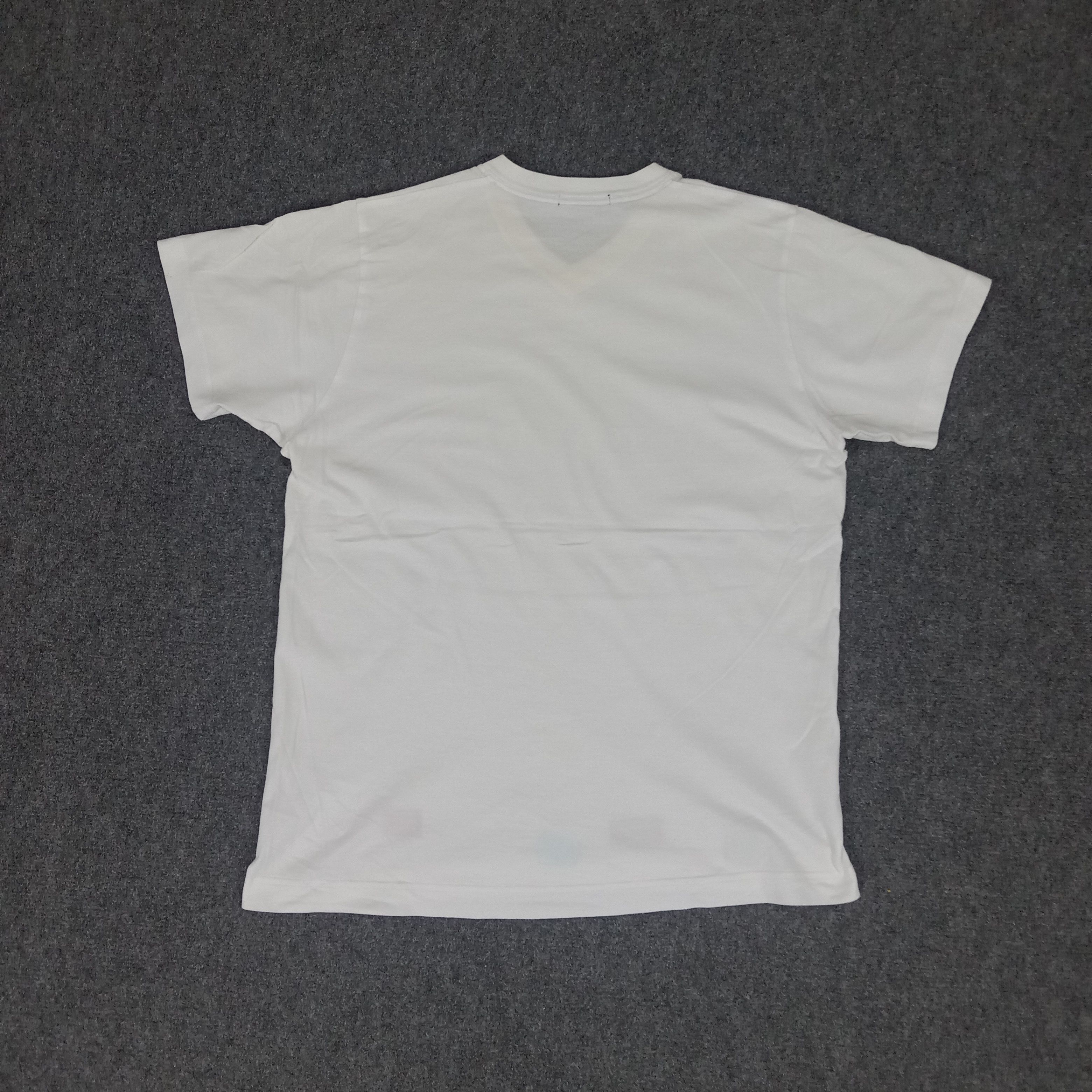 Burberry × Vintage Vintage Burberry London Luxury Brand Custom Spellout Tshirt Size M / US 6-8 / IT 42-44 - 4 Thumbnail