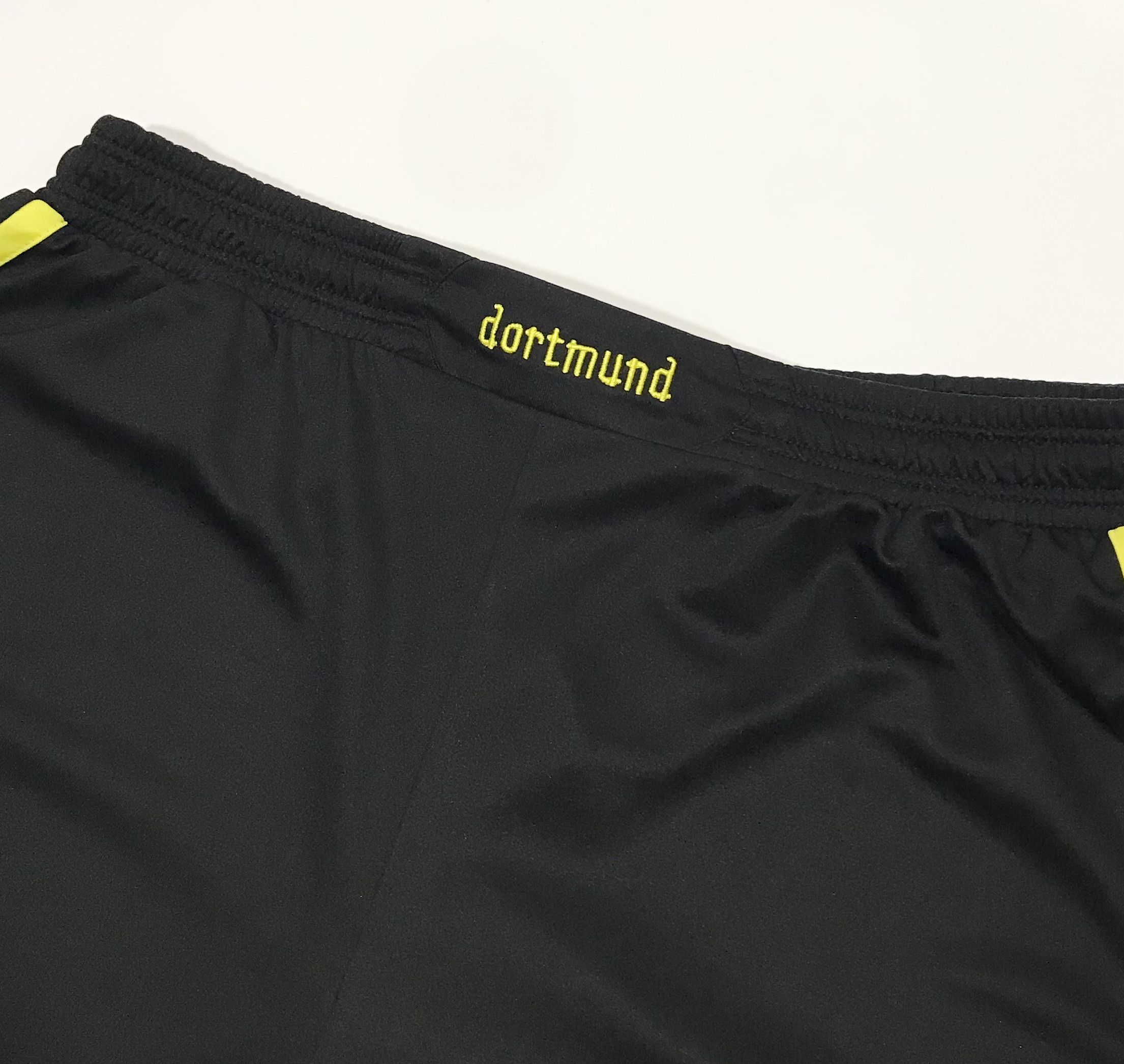 Puma FC Borussia Dortmund BVB Puma Training Shorts Size US 34 / EU 50 - 4 Thumbnail