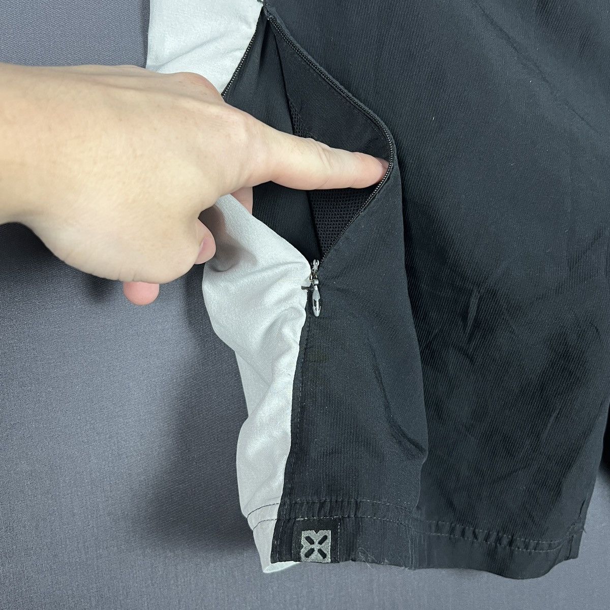 Nike × Vintage Nike Dri-Fit Athletic Shorts M Black White Zipper Pocket Size US 34 / EU 50 - 2 Thumbnail