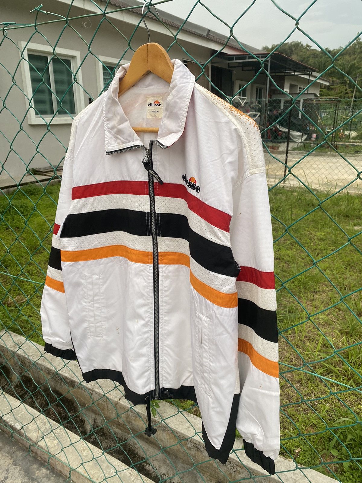 Ellesse AW Vintage Ellesse Zip Up Jacket Size US L / EU 52-54 / 3 - 4 Thumbnail