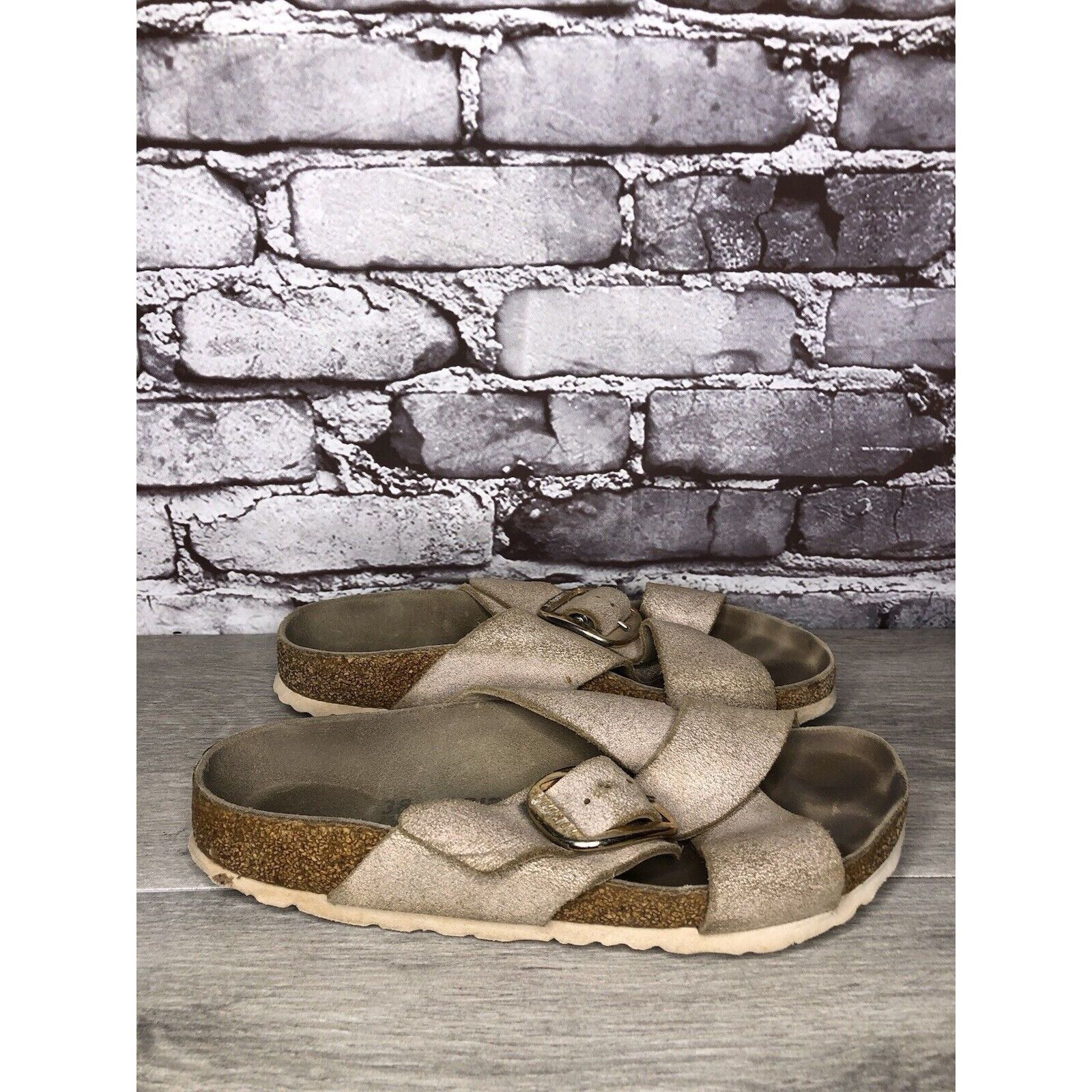 Birkenstock Birkenstock ARIZONA Beige Metallic Leather Strap Slides Sand Size US 7.5 / IT 37.5 - 15 Thumbnail