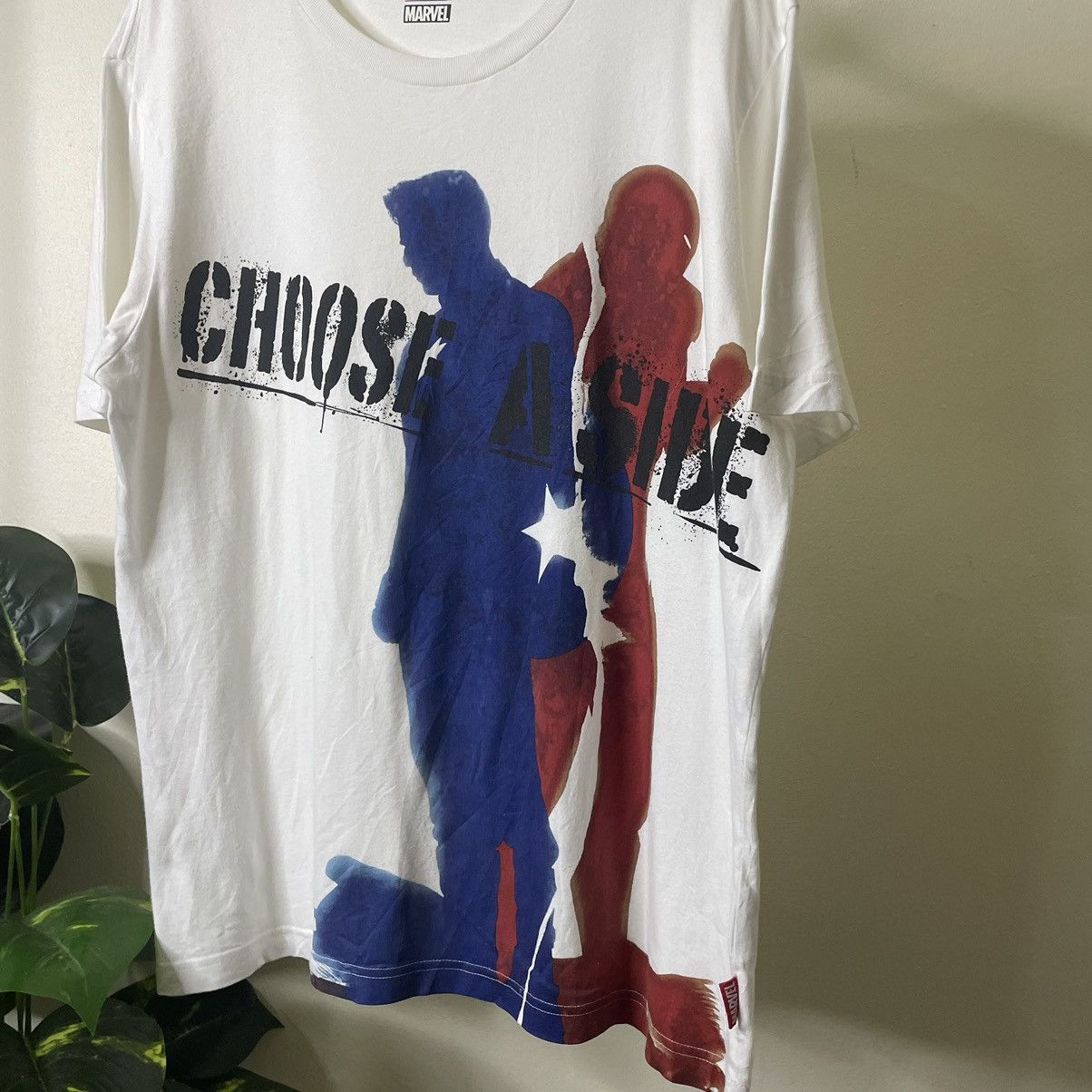 Marvel Comics × Uniqlo UT Uniqlo X Marvel Captain America Iron Man Civil War Tee Size US XL / EU 56 / 4 - 2 Thumbnail