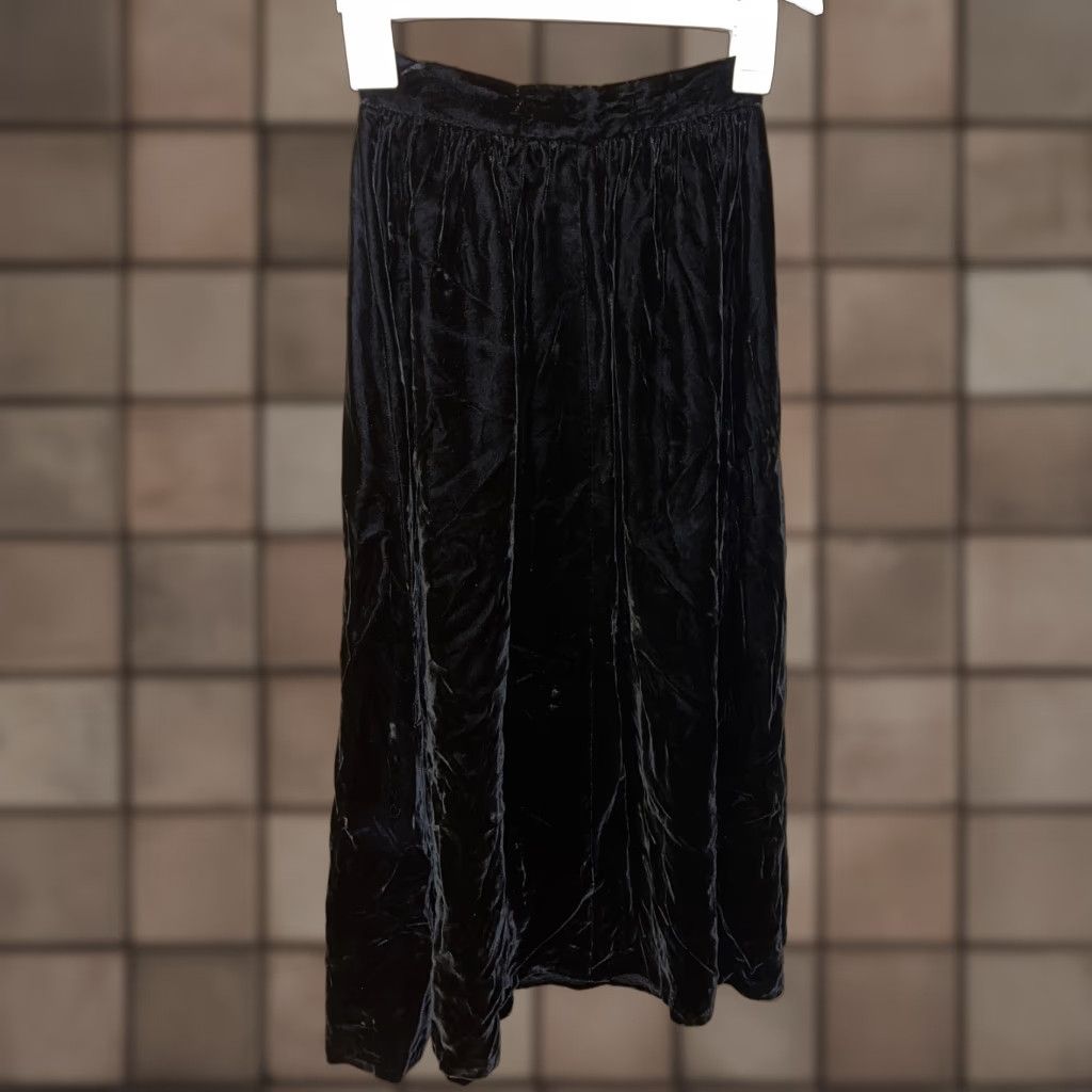 Velvet VINTAGE College Town Long Skirt Black Velvet 23 Inch Waist 31 Inch Long Goth Hipster 70s 90s Womens Size 23" - 1 Thumbnail