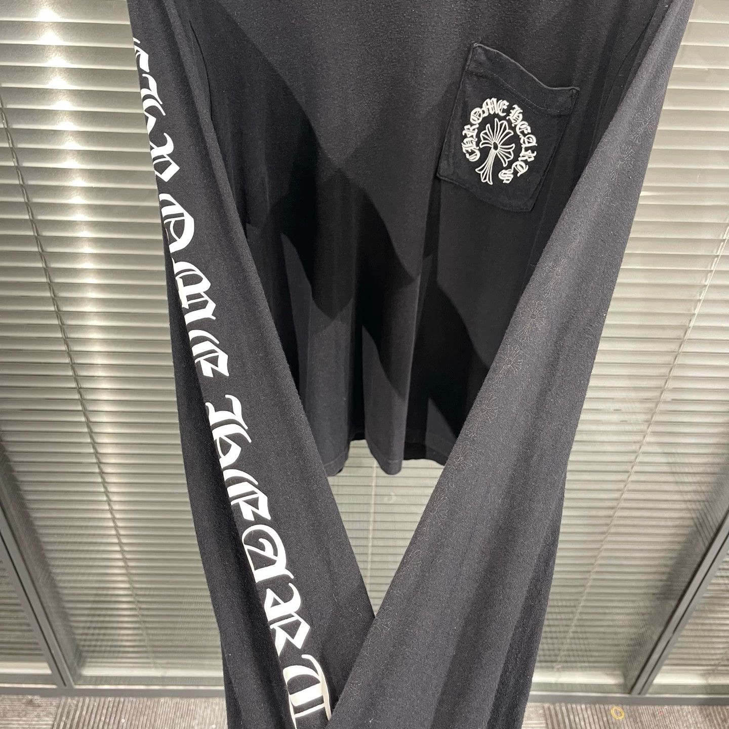 Chrome Hearts Chrome Hearts Black Cross Arm Sanskrit Hidden Back LS M 99N Size US M / EU 48-50 / 2 - 5 Thumbnail