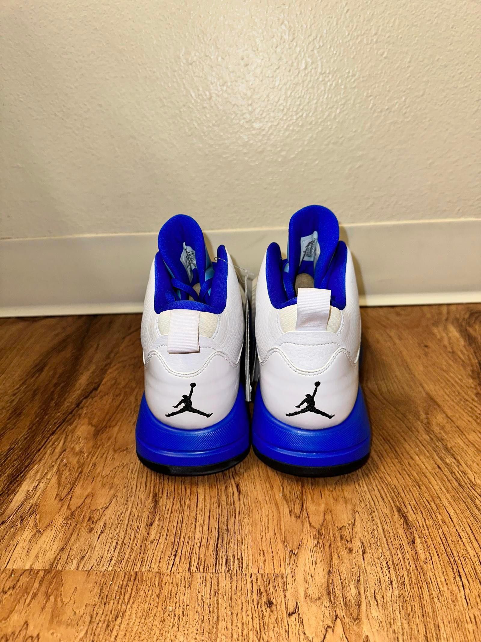 Jordan Brand Jordan Maxin 200 Game Royal Sample Size US 9 / EU 42 - 2 Thumbnail