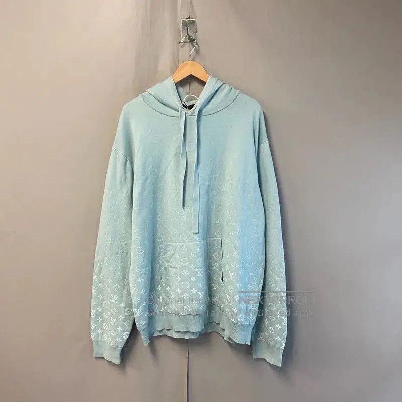 Louis Vuitton Louis Vuitton Light Blue Sweatshirt for Men . Size US XXL / EU 58 / 5 - 1 Thumbnail