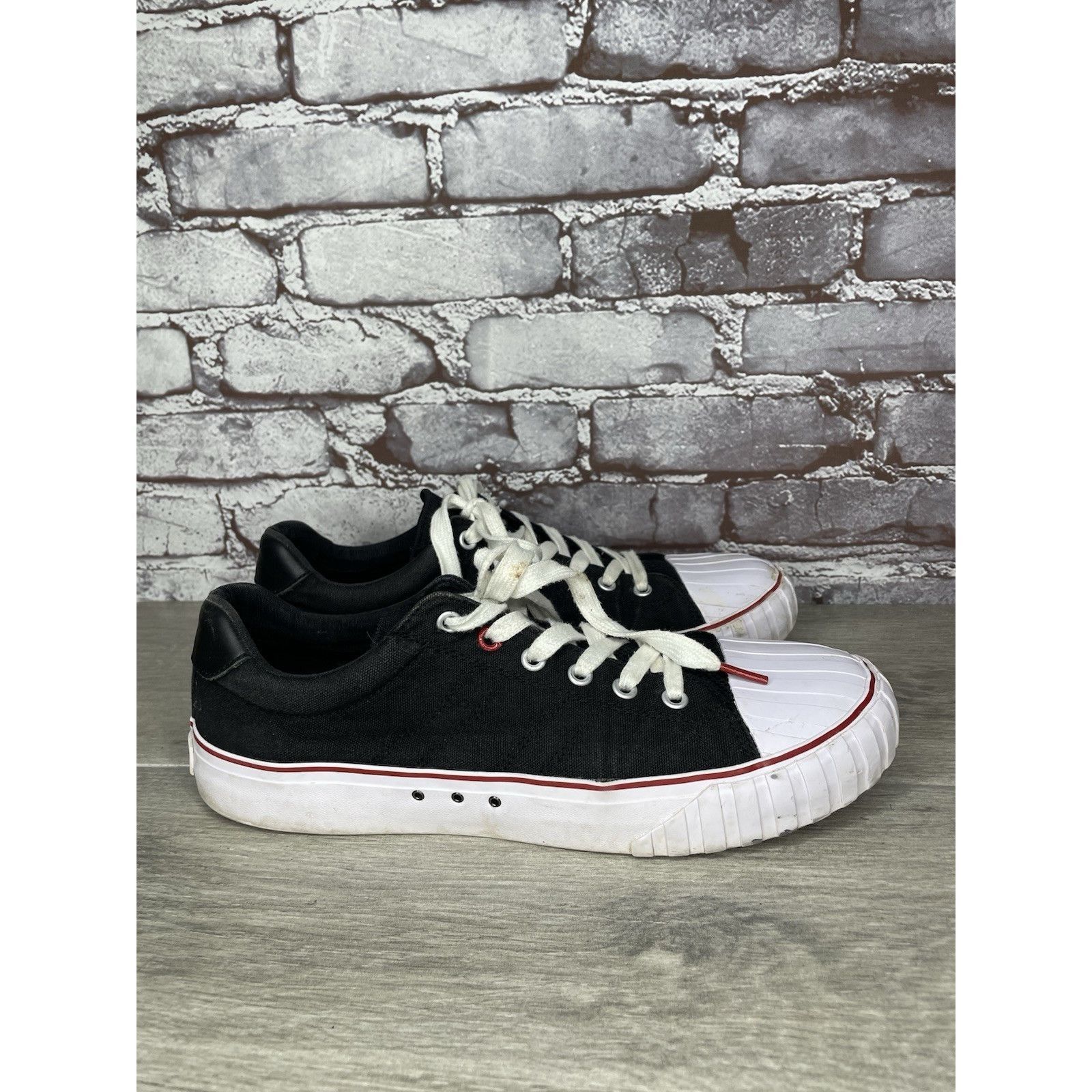 Red Bull Red Ball Jets ‘51 Black & White Canvas Low Top Sneakers Shoe Size US 10 / EU 43 - 4 Thumbnail