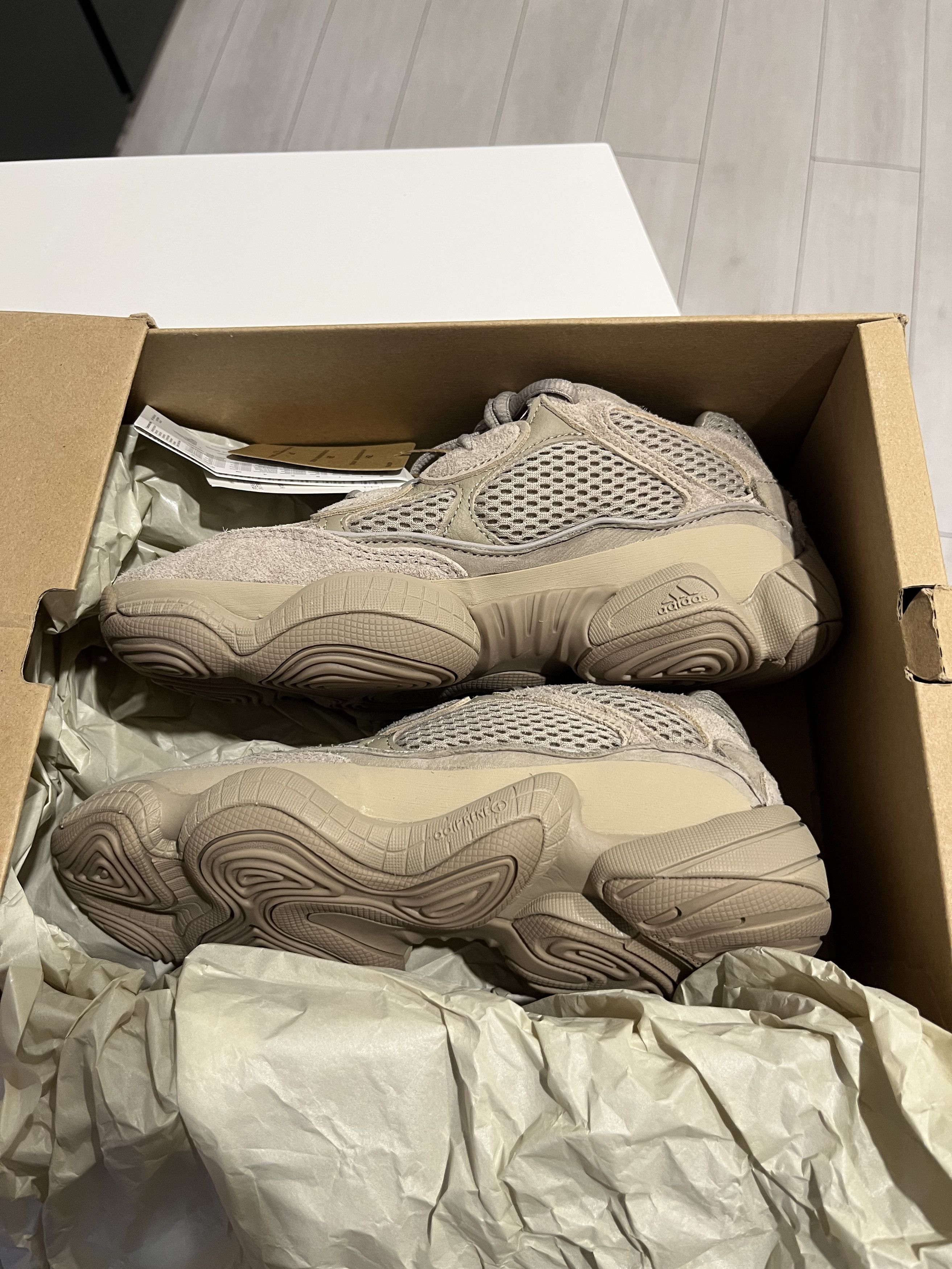 Adidas Yeezy 500 Size US 6 / EU 39 - 2 Thumbnail