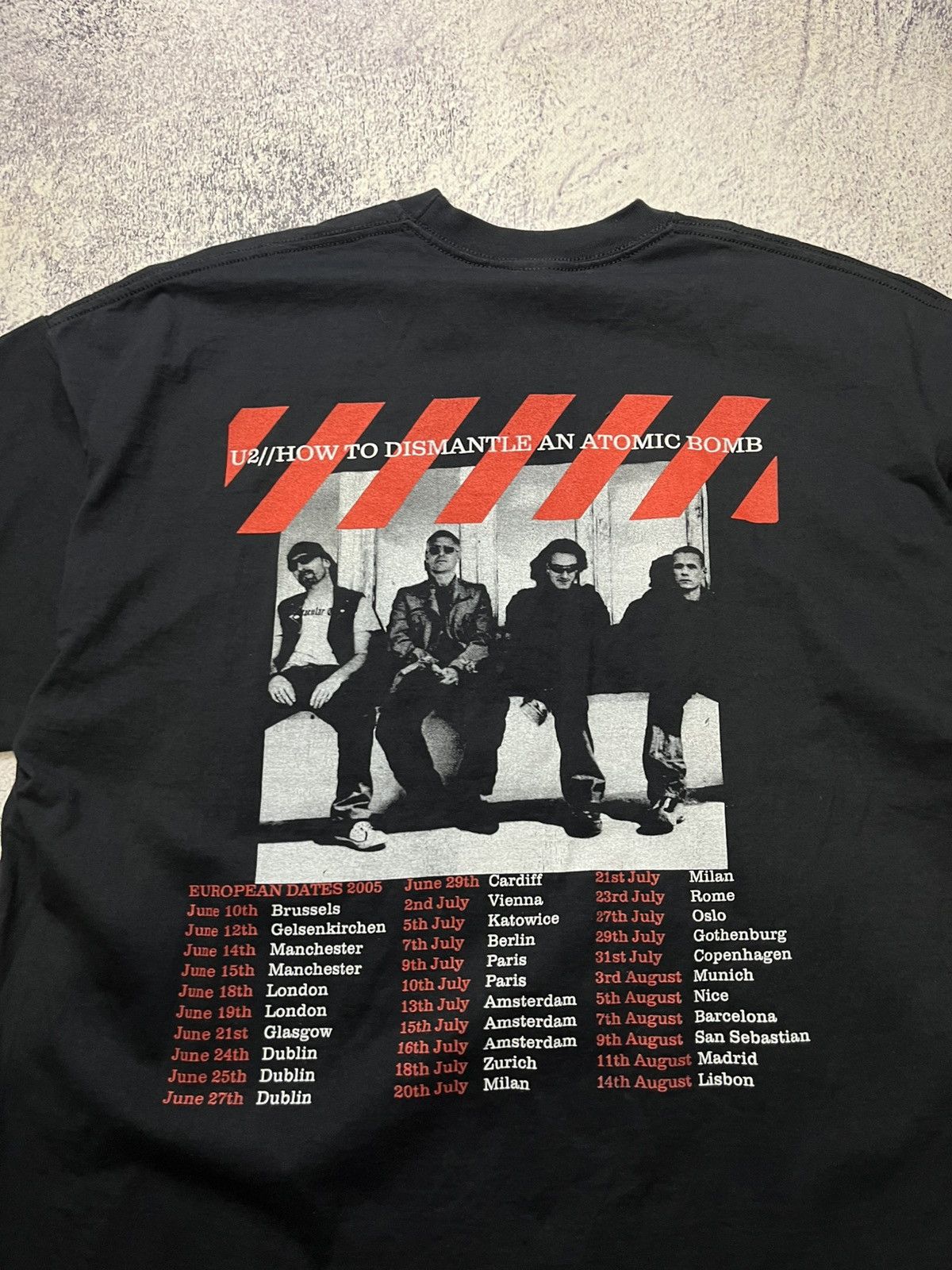 Band Tees Vintage 2005 U2 How To Dismantle An Atomic Bomb Faded Tee Size US XL / EU 56 / 4 - 14 Thumbnail