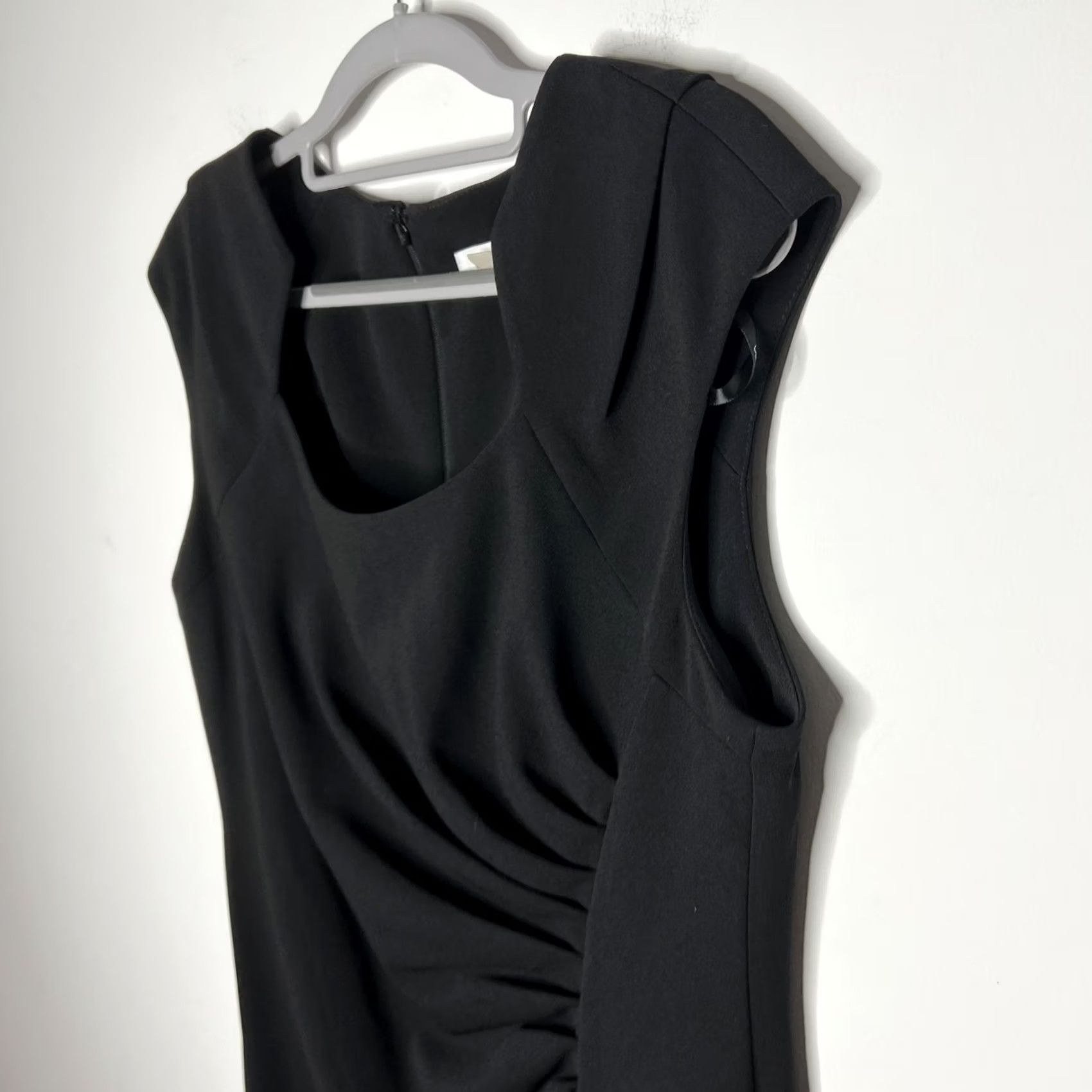calvin klein black sheath dress Starburst CD8C1B4P 6 : Clothing, Shoes & Jewelry this sleek dress is made with a crewneck Calvin Klein + Calvin Klein