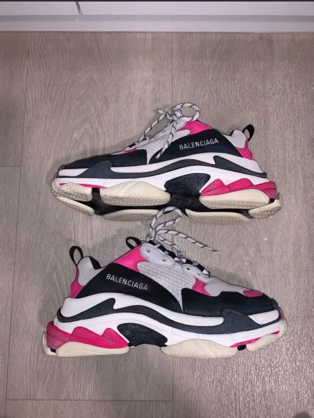 Balenciaga BALENCIAGA TRIPLE S FLUO PINK SNEAKERS Size US 8 / IT 38 - 4 Thumbnail