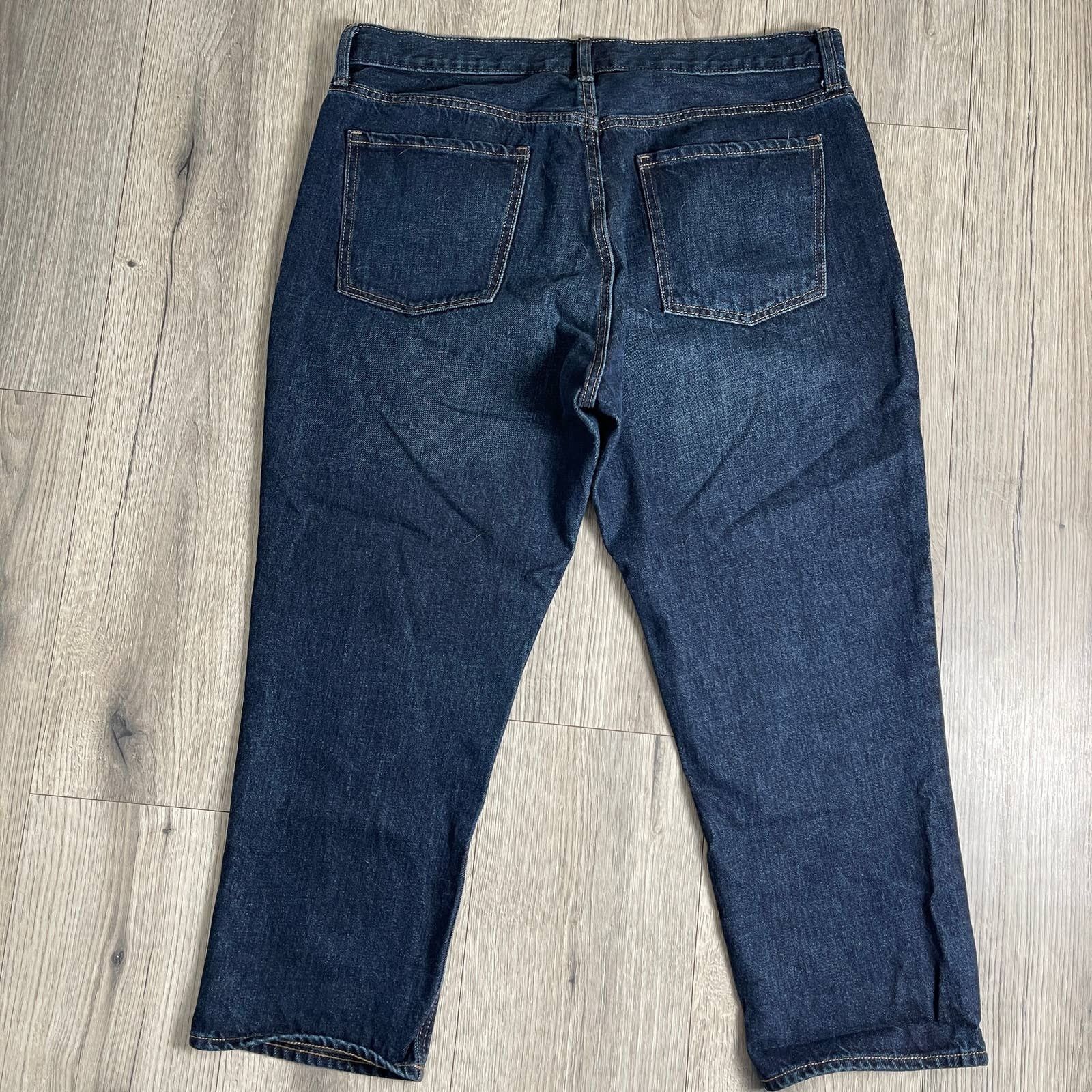 Old Navy Old Navy High Rise Slouchy Straight Dark Denim CAPRI Jean 14 Size 36" / US 14 / IT 50 - 3 Thumbnail