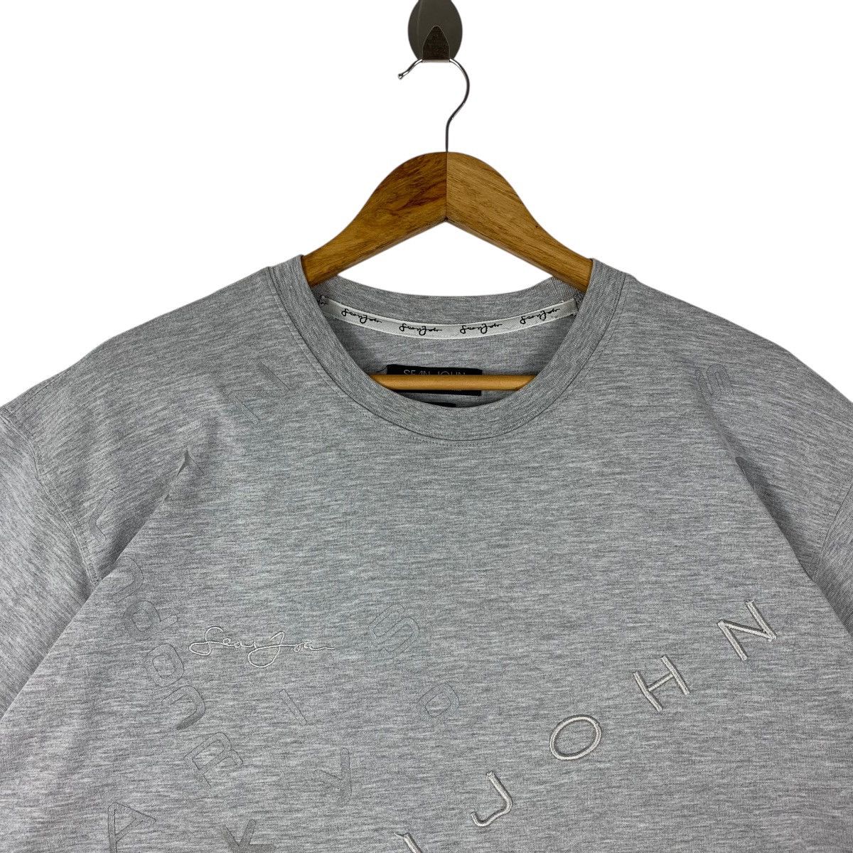 Sean John SEAN JOHN embroidery spellout big grey tee Size US XL / EU 56 / 4 - 2 Thumbnail