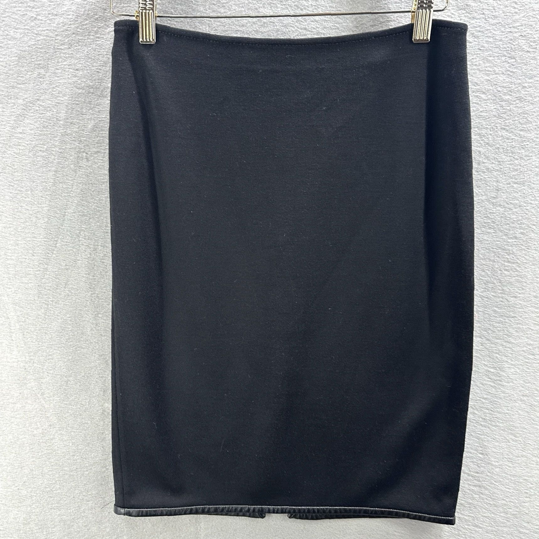 Vintage St John Pencil Skirt Womens 10 Black Wool Blend Midi Stretch Career Professional Size 32" / US 10 / IT 46 - 4 Thumbnail